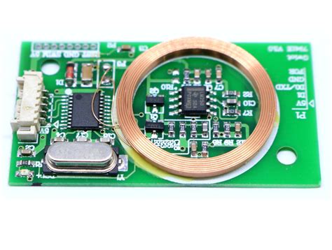 RFID tag in a printed circuit board 